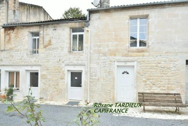 Dpt Charente (16), à vendre PROCHE ANGOULEME OUEST immeuble de 2500 m2 pour stockage.