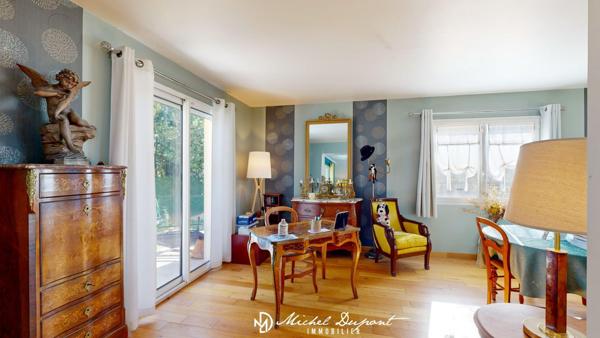 Maison de plain pied de 95 m² sur 910 m² de parc entièrement clôturé