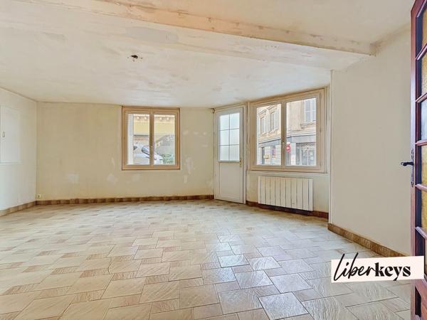 Maison 3 pièces de 100 m2 centre de Fresnay-Sur-Sarthe 