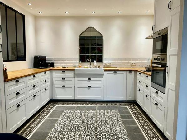 LONGERE ATYPIQUE ET SON TERRAIN BOISE