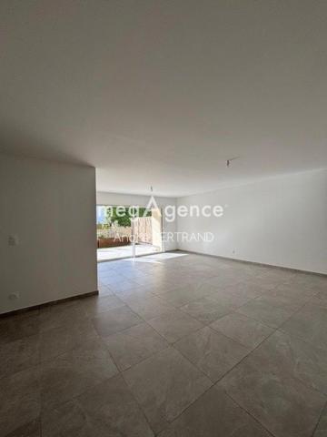 Appartement à BEZIERS, 34500 - 3 pièces 77m²