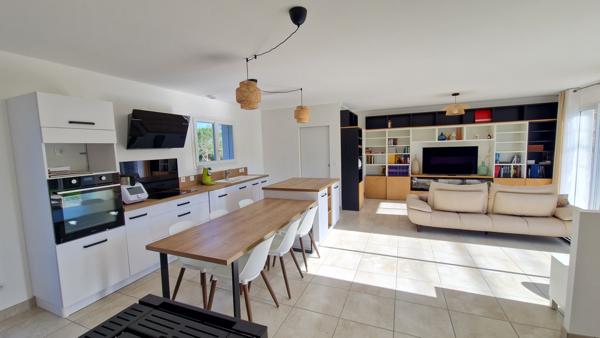 Gan (64290) WHAOU ! Une décoration moderne, une construction récente de qualité et des prestations au rendez-vous !