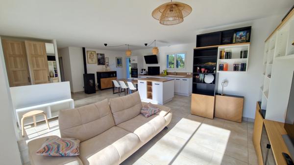 Gan (64290) WHAOU ! Une décoration moderne, une construction récente de qualité et des prestations au rendez-vous !