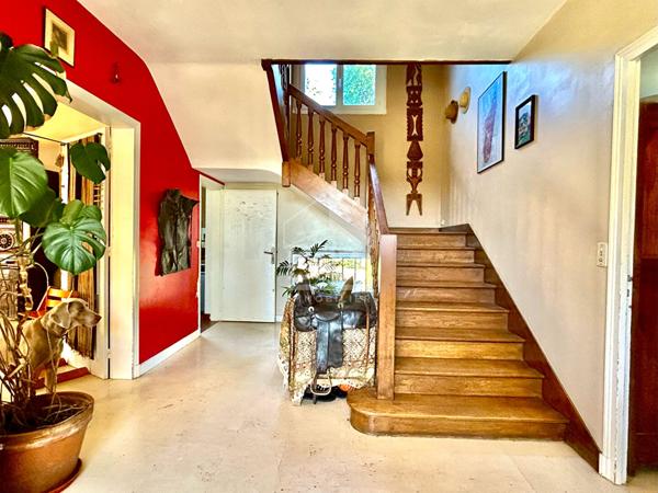 Maison spacieuse à vendre à BETTON - 11 pièces avec jardin