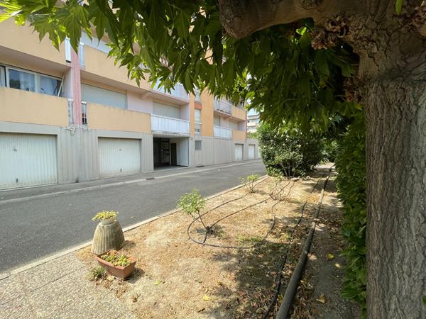 BAISSE DE PRIX AVIGNON - GRAND APPARTEMENT A VENDRE DE 72.5 m² AVEC balcon de 5.5 m² et Cave. POTENTIEL LOCATIF 877€/MOIS