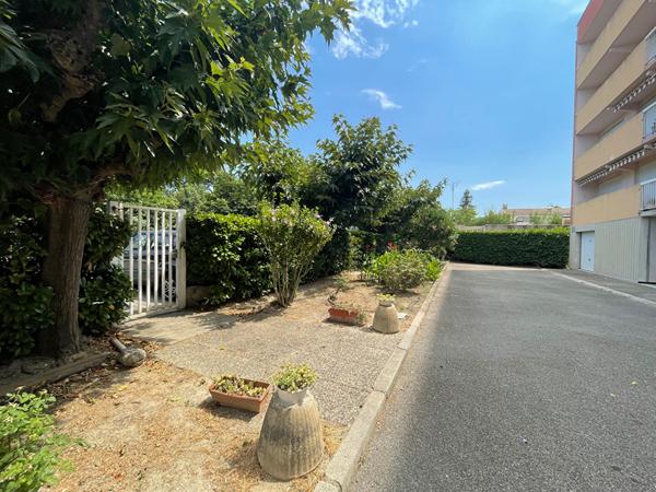 BAISSE DE PRIX AVIGNON - GRAND APPARTEMENT A VENDRE DE 72.5 m² AVEC balcon de 5.5 m² et Cave. POTENTIEL LOCATIF 877€/MOIS