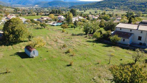 Rare à la vente : grand terrain constructible de 8085m2 avec vue panoramique à Banon (04)