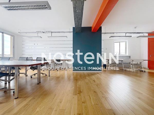 Nestenn - Paris 10e - Saint-Vincent-de-Paul - Appartement + Surface Commerciale de 66 m2 - 6e étage avec ascenseur - Vue dégagée sur Paris - Cave