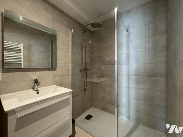 Appartement avec extérieur, stationnement et 3 chambres