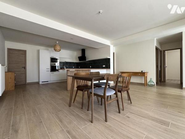 Appartement avec extérieur, stationnement et 3 chambres