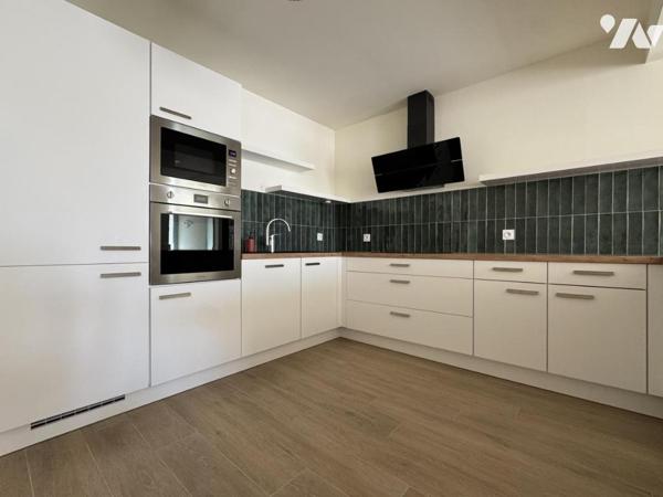 Appartement avec extérieur, stationnement et 3 chambres