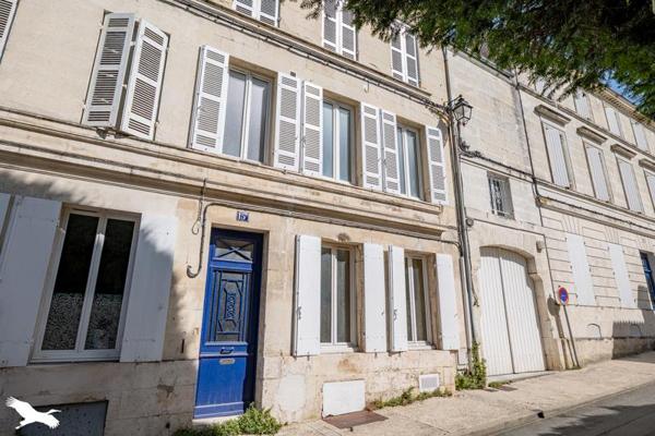 Immeuble à vendre 328 290 € Saintes 203 m² DPE D