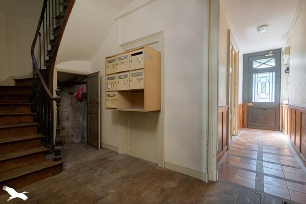 Immeuble à vendre 328 290 € Saintes 203 m² DPE D