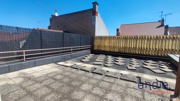 VICHY Appartement T3 avec cave balcon terrasse et parking intérieur
