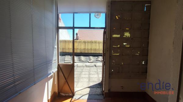 VICHY Appartement T3 avec cave balcon terrasse et parking intérieur
