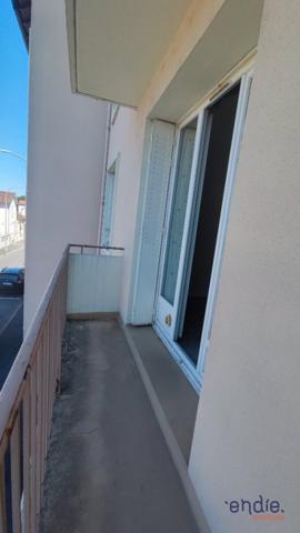 VICHY Appartement T3 avec cave balcon terrasse et parking intérieur