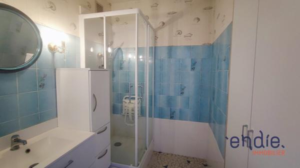 VICHY Appartement T3 avec cave balcon terrasse et parking intérieur