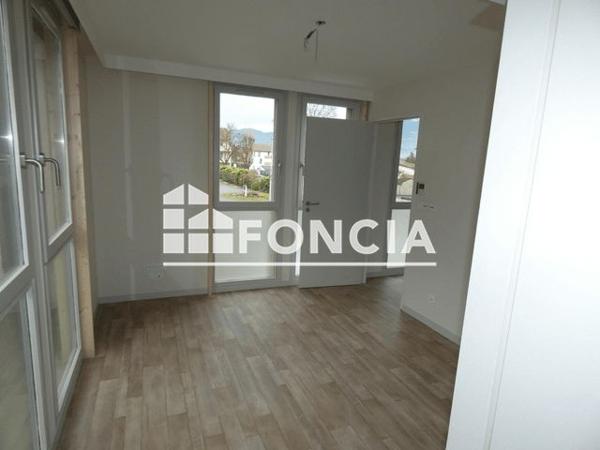 Location Appartement 2 pièces 49 m² - 80 PLACE DES PASSAGES Crolles 38920