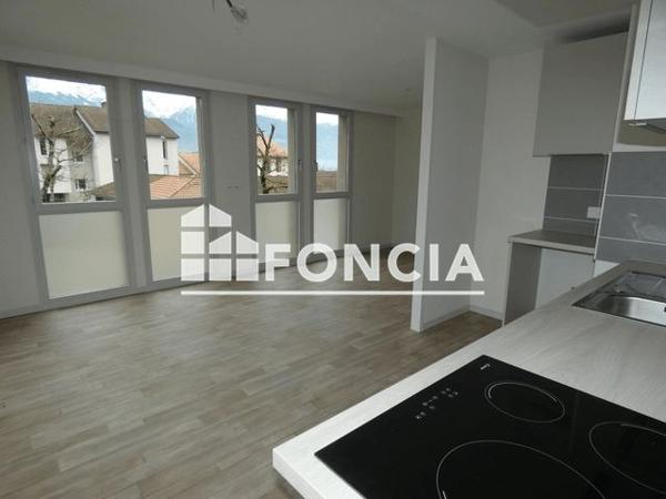 Location Appartement 2 pièces 49 m² - 80 PLACE DES PASSAGES Crolles 38920