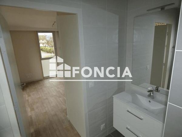 Location Appartement 2 pièces 49 m² - 80 PLACE DES PASSAGES Crolles 38920