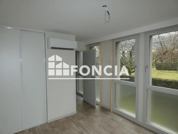 Location Appartement 2 pièces 49 m² - 80 PLACE DES PASSAGES Crolles 38920