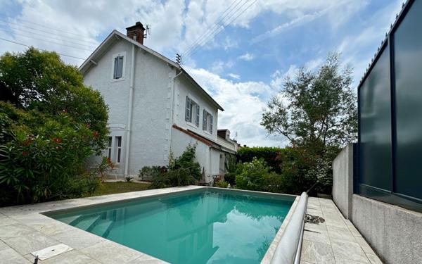 Maison à vendre    6 pièces • 122 m2 Périgueux