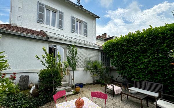 Maison à vendre    6 pièces • 122 m2 Périgueux
