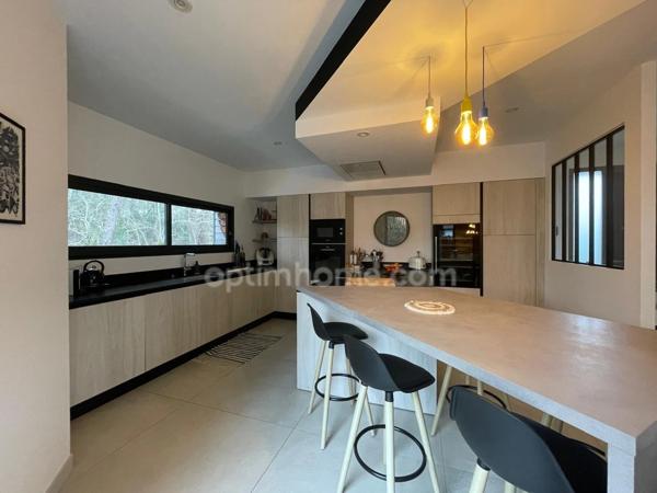 CAZAUX (33260) – MAISON CONTEMPORAINE – 5 SUITES PARENTALES – PISCINE – PROPRIÉTÉ DU CANAL – SANS VIS-À-VIS – GARAGE