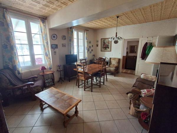 Maison à vendre à Bléré dans l'Indre-et-Loire (37150), ref : 022/1175