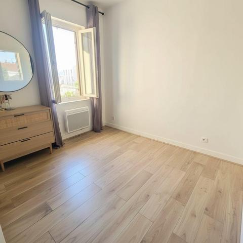 La Ciotat (13600) LA CIOTAT STE CROIX JOLI T3 REFAIT NEUF AU CALME