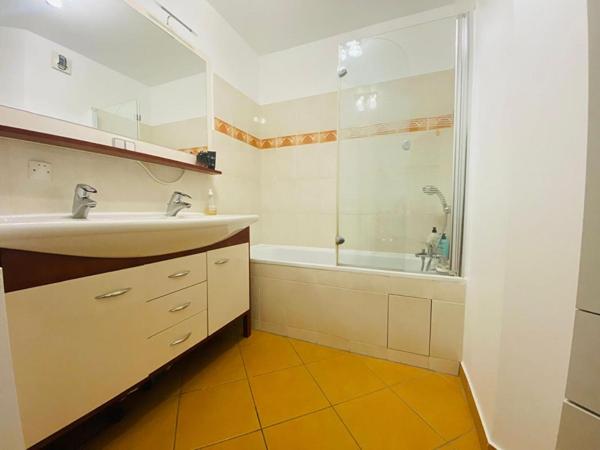 BIEN RARE : Duplex lumineux comme une maison, sans les contraintes !