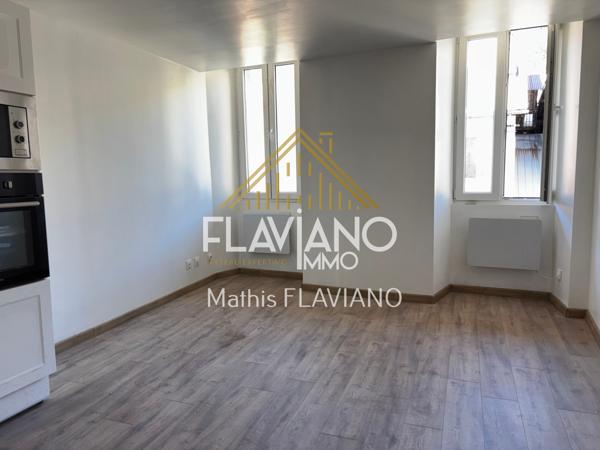 Barcelonnette (04400) IMMEUBLE - 5 APPARTEMENTS - BOUTIQUE - PLATEAU/X