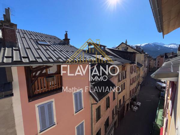 Barcelonnette (04400) IMMEUBLE - 5 APPARTEMENTS - BOUTIQUE - PLATEAU/X