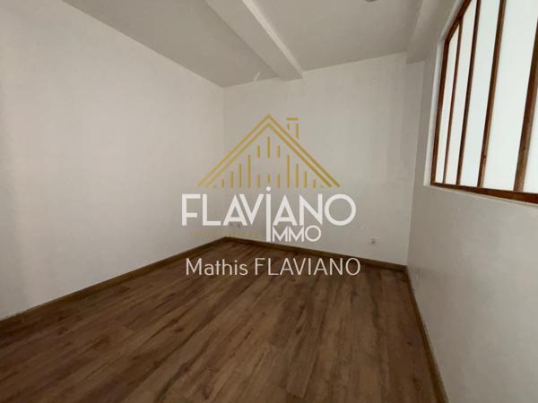 Barcelonnette (04400) IMMEUBLE - 5 APPARTEMENTS - BOUTIQUE - PLATEAU/X