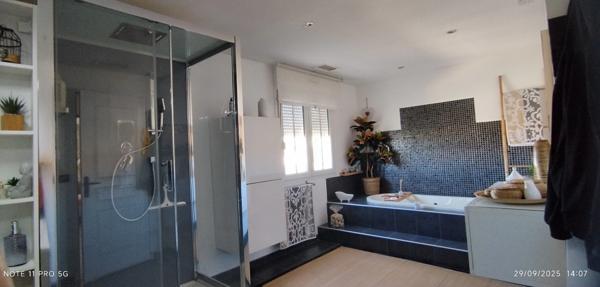 LUNEL NORD, Villa individuelle R+1, 132 M2 SH 3 chambres, séjour, cuisine, garage sur 339M2 terrain