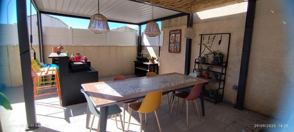 LUNEL NORD, Villa individuelle R+1, 132 M2 SH 3 chambres, séjour, cuisine, garage sur 339M2 terrain