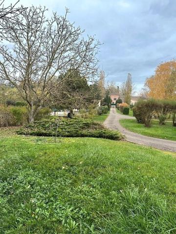 Maison 295 m2 + terrain 1500 m2 PRISSE (71)
