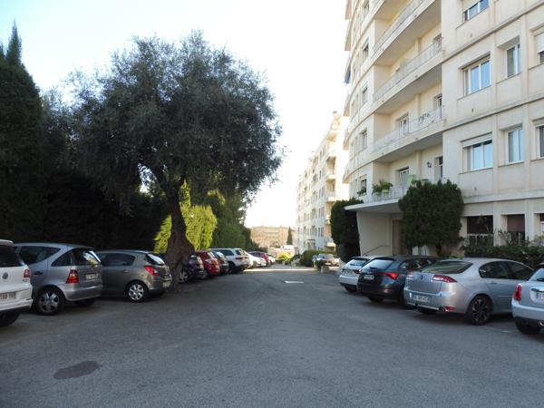 Nice (06200) LOCATION MEUBLEE 40m² - Bd Edouard Herriot
