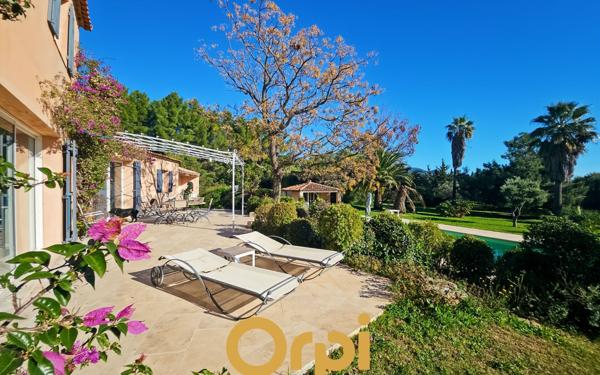 Maison à vendre    6 pièces •  Ollioules