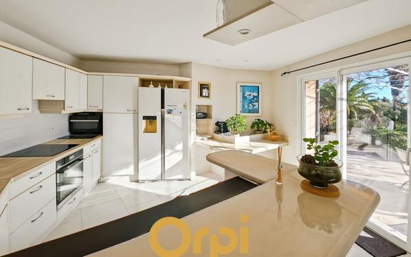 Maison à vendre    6 pièces •  Ollioules