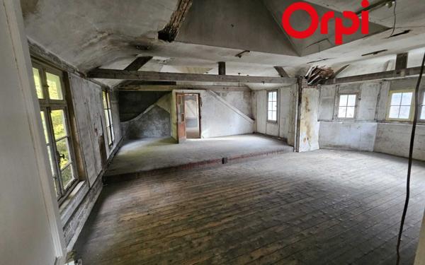 Immeuble à vendre    8 pièces •  Bernay