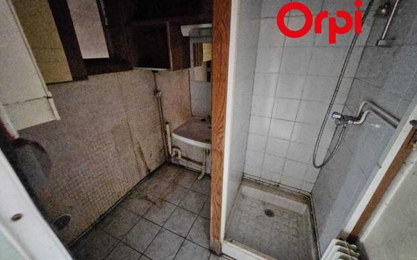 Immeuble à vendre    8 pièces •  Bernay