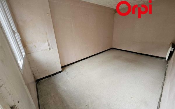 Immeuble à vendre    8 pièces •  Bernay