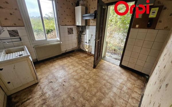 Immeuble à vendre    8 pièces •  Bernay