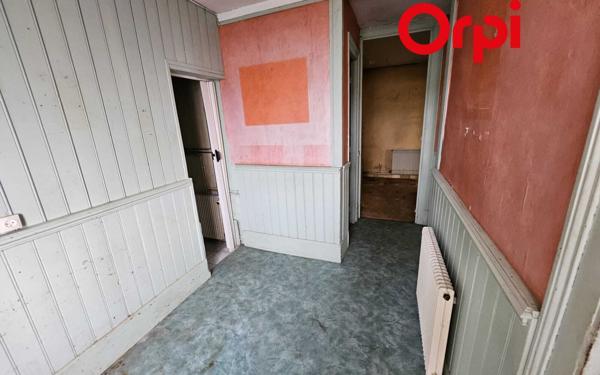 Immeuble à vendre    8 pièces •  Bernay