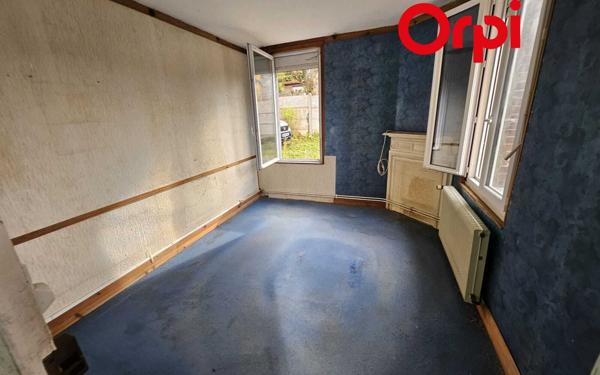 Immeuble à vendre    8 pièces •  Bernay