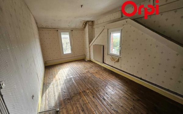 Immeuble à vendre    8 pièces •  Bernay