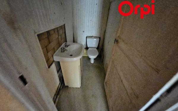 Immeuble à vendre    8 pièces •  Bernay