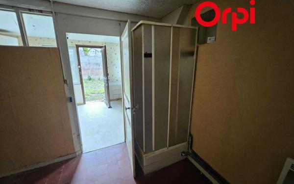 Immeuble à vendre    8 pièces •  Bernay