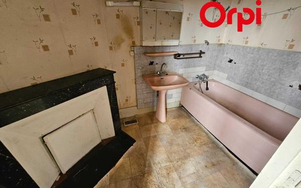 Immeuble à vendre    8 pièces •  Bernay